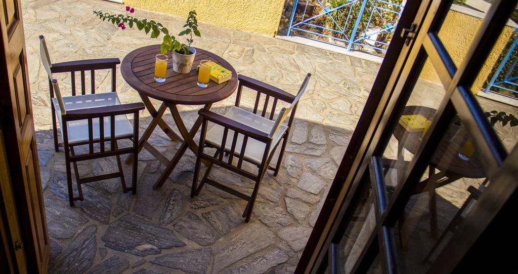 Hesperia Hotel Karlovassi Quarto foto