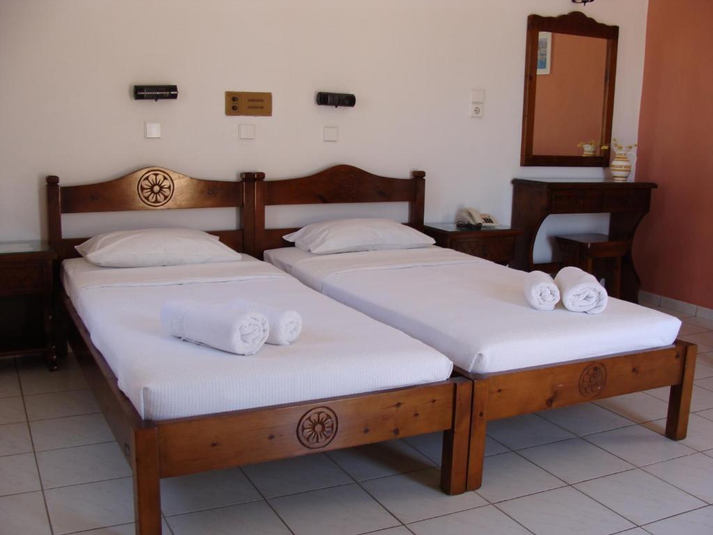 Hesperia Hotel Karlovassi Quarto foto